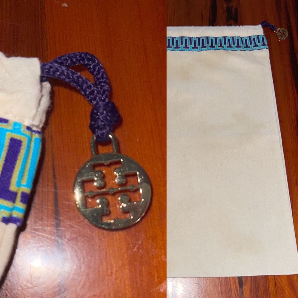 🆕 TORY BURCH Linen + Gold Medallion Logo Shoe Bag
